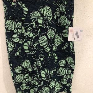 Medium LuLaRoe Cassie pencil skirt